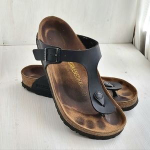 Birkenstock Gizeh sandals in black